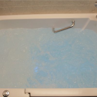 An Alexis Walk-In Tub with Water | ADA-Accessible Walk-In Tubs